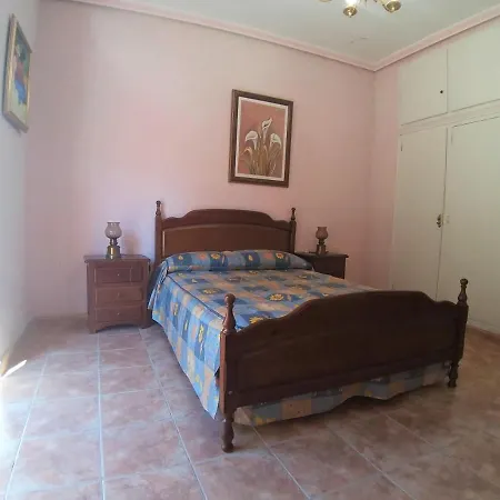 House Nyaraló